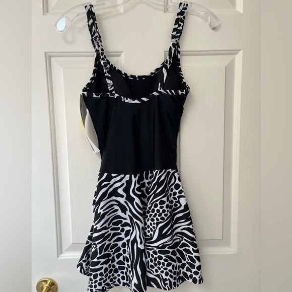 NWT Christina Skirted Animal Print Tummy Control One Piece Swimsuit 8 - Picture 7 of 15